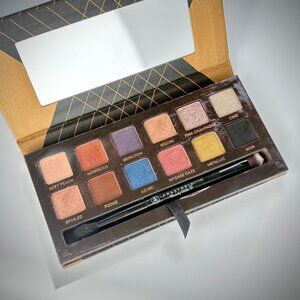 ABH World Traveler Eye Shadow Palette